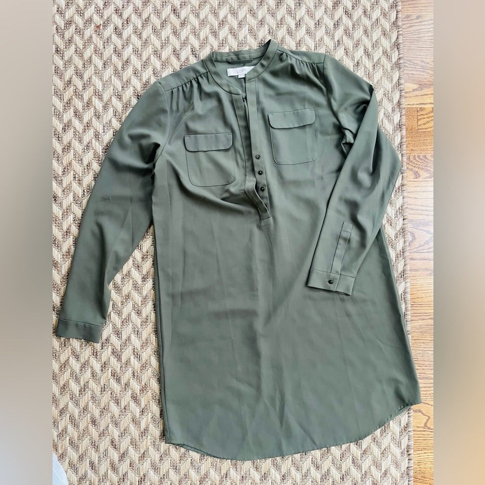 🌺🌸🌸NWOT Beautiful dress! Green militar color